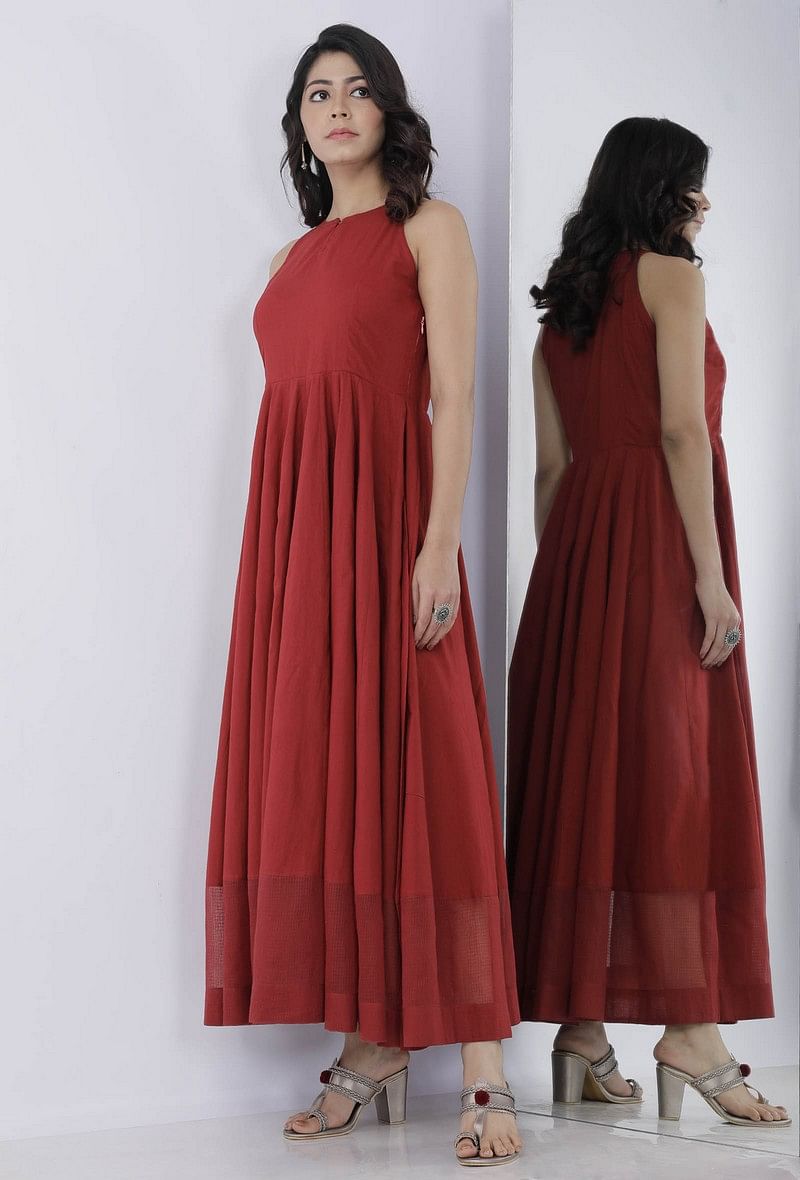 Red Plain Ladies Designer Gown, Half Sleeves at Rs 1500 in